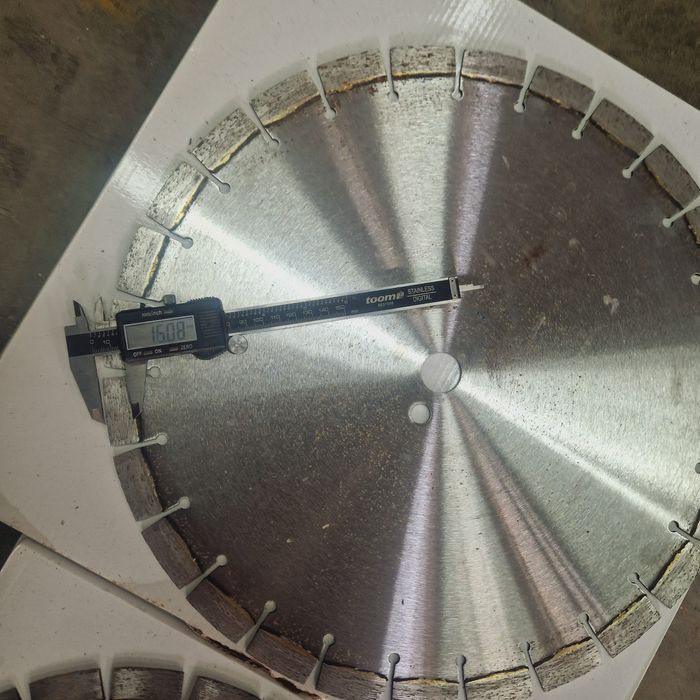 Discuri diamantate IOAKI Diamond Tools 360mm și 410mm- segmenți 15mm