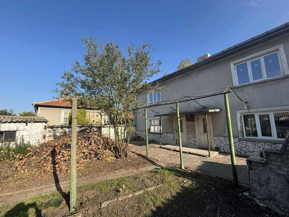 Ексклузивно! Двуетажна къща в село Дълбок Извор, община Първомай