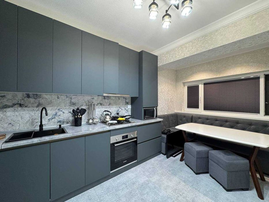 3 комн квартира в центре. Метро Космонавтов (ИТ)