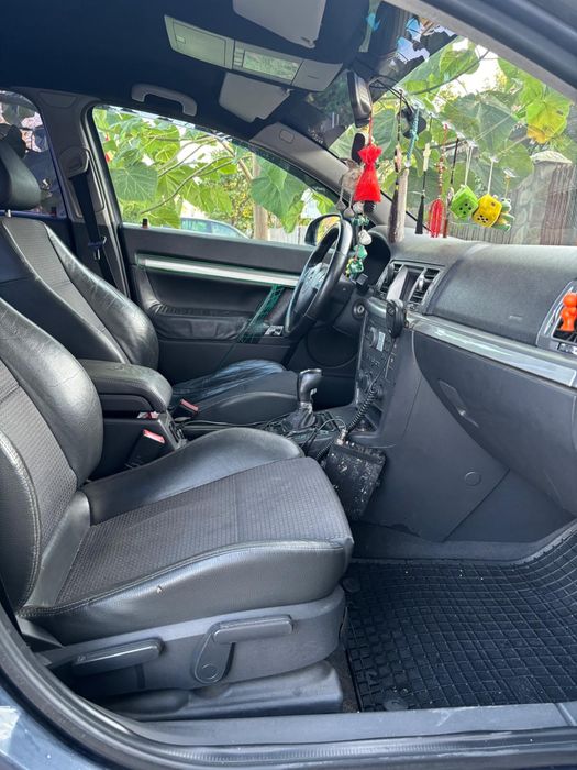 Dezmembrez opel vectra c 2008