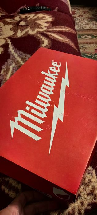 Работни боти Milwaukee