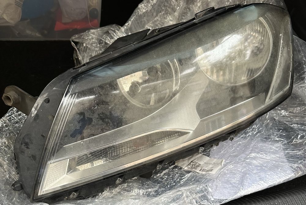 Far stanga passat b7