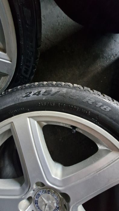 Vând jante mercedes r18