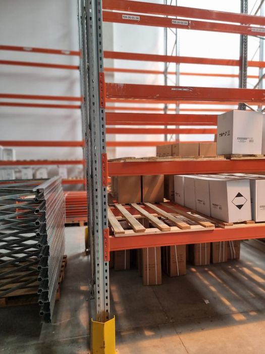 Rafturi metalice industriale reglabile 
Avem orice dimensiuni livram i