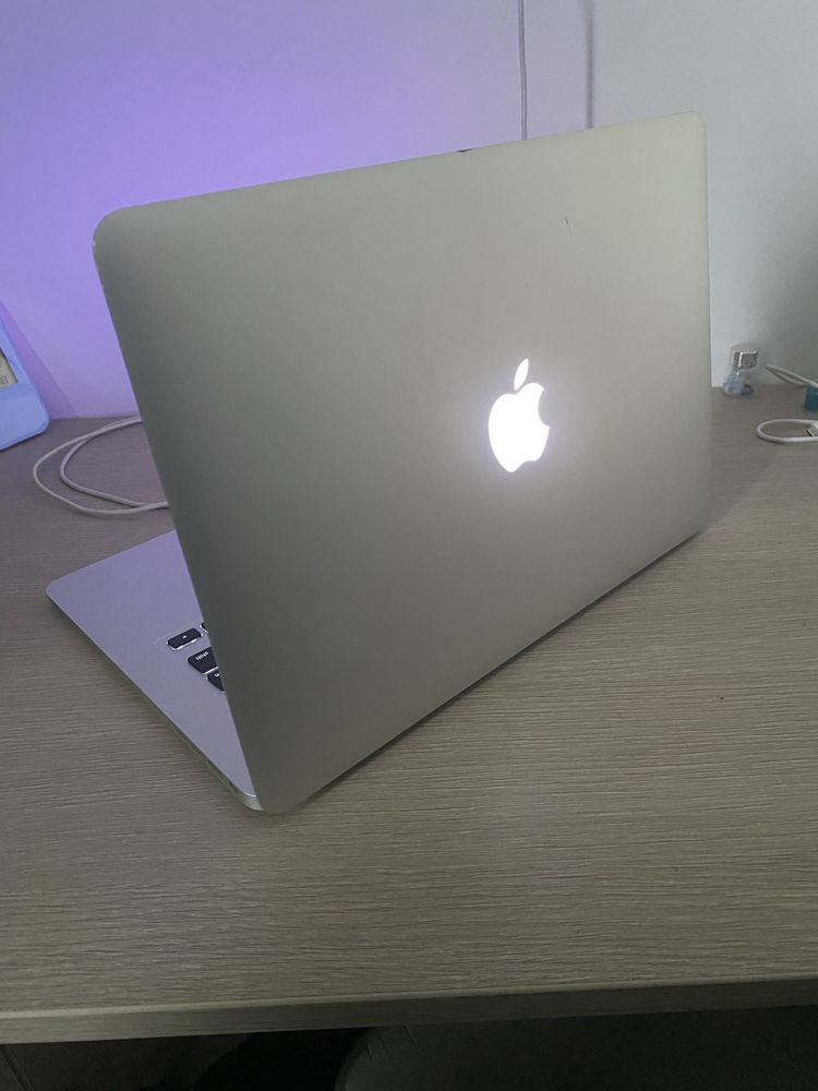 Macbook Air 2017 8GB RAM i7 2,2GHz