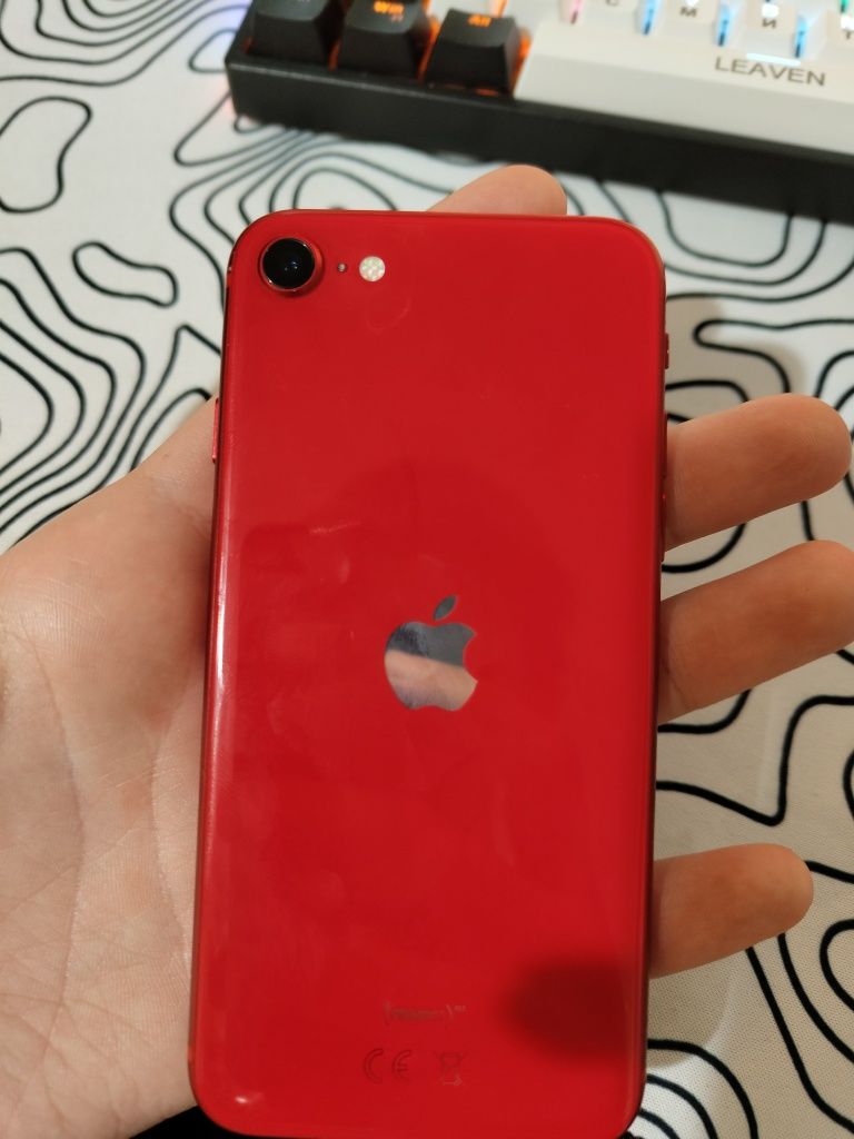 Iphone Se 2020 red