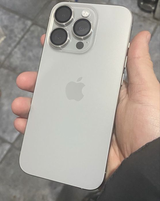 Iphone 15 pro (айфон)