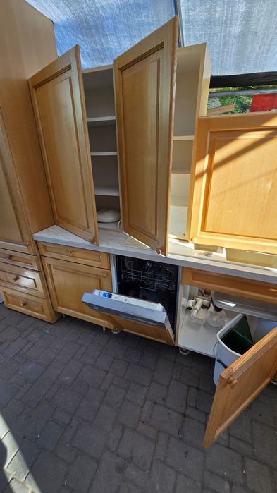 Mobila bucătărie din Stejar cu electrocasnice AEG
