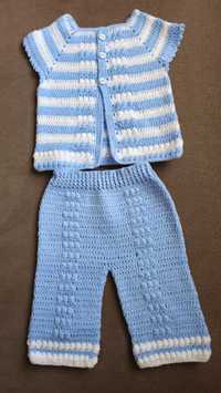 Ръчно плетено на една кука детско костюмче