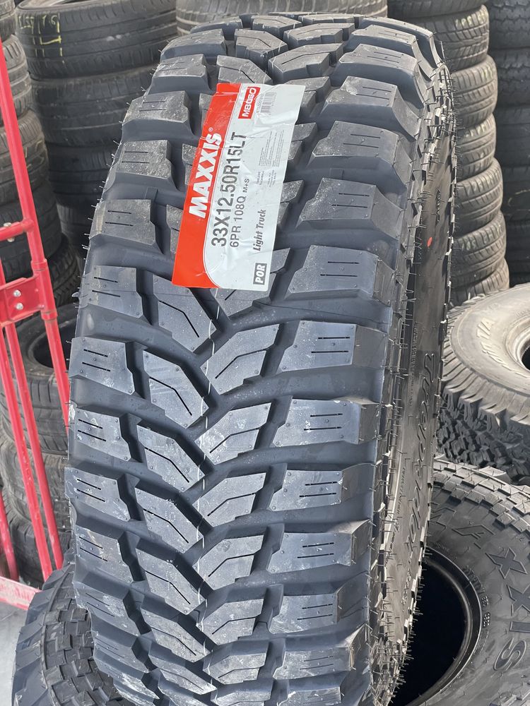 33x12.5 15 TREPADOR Maxxis M8060   Anvelope off road