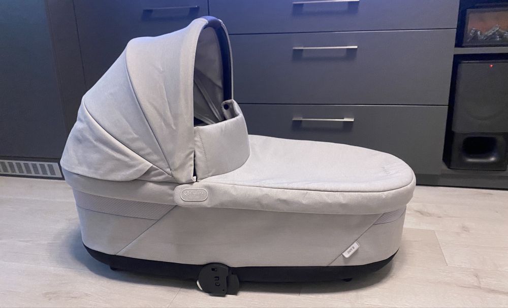 Кош за новородено Cybex Cot S Lux, Lava Grey, плюс подарък