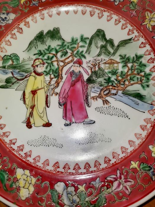 Антикварна китайска порцеланова чиния ръчно рисувана диаметър 26 см.