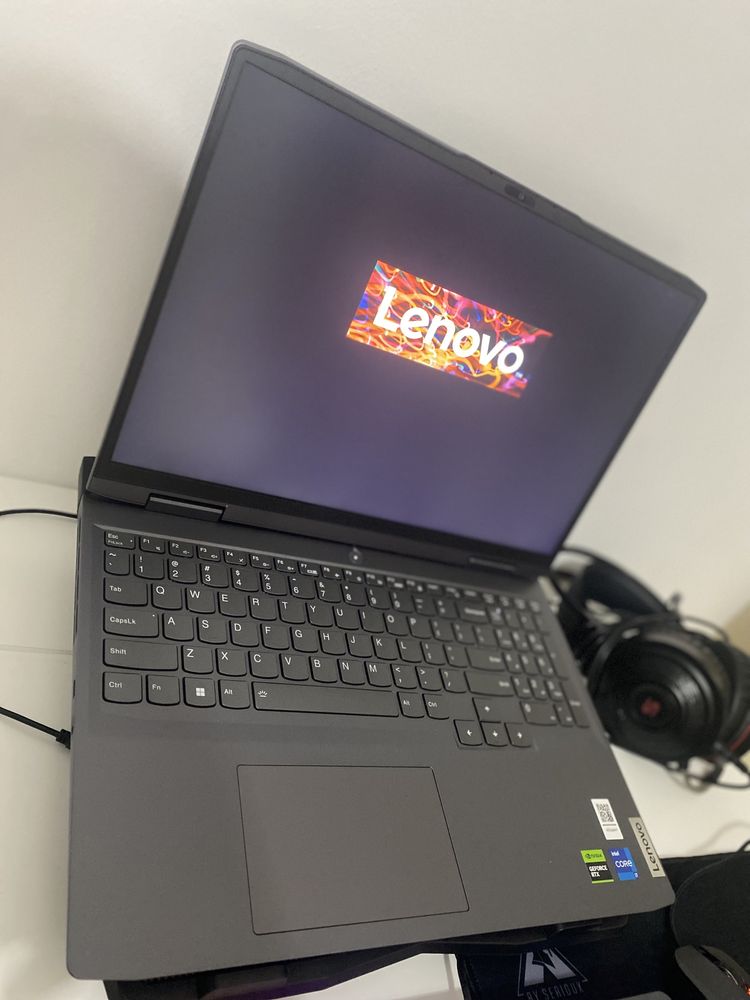 Laptop Gaming LENOVO LOQ