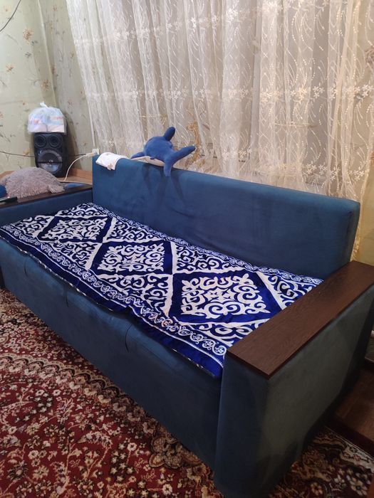 Диван книжка состояние хороший звоните любой время срочно нужно продам