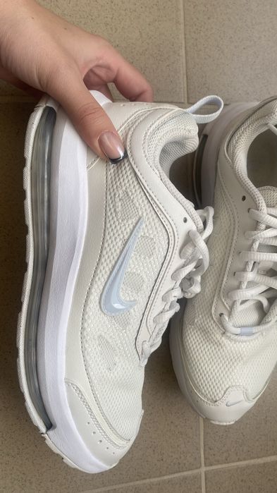 Дамски маратонки Nike Air Max Ap 38,5