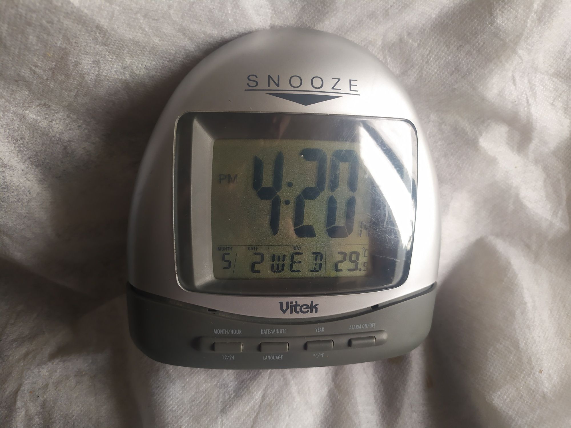 Часы-будильник цифровые