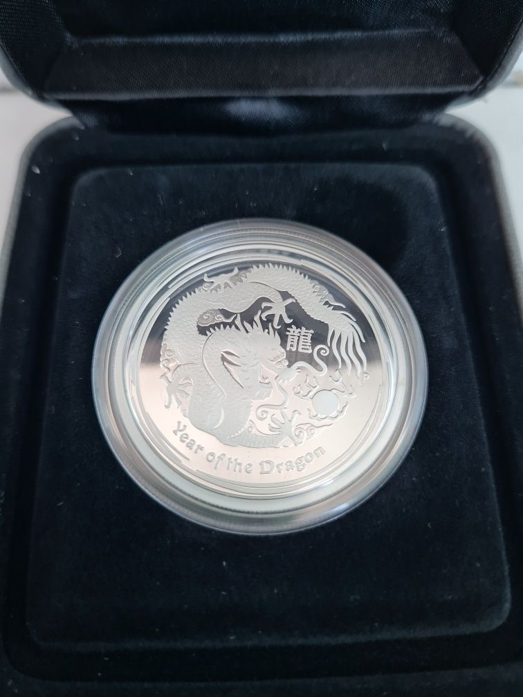 Сребърна монета година на дракона 2012