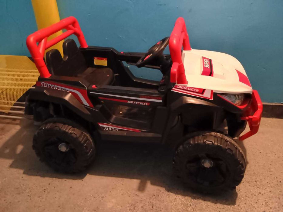 Джип акумулаторен 12V с родителски контрол SUPER Бял
