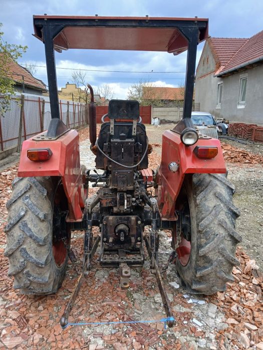 Tractor U445, an 2001