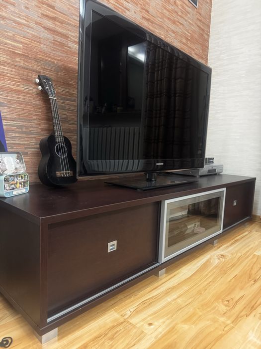 Срочно!!! Продам тумбу под телевизор