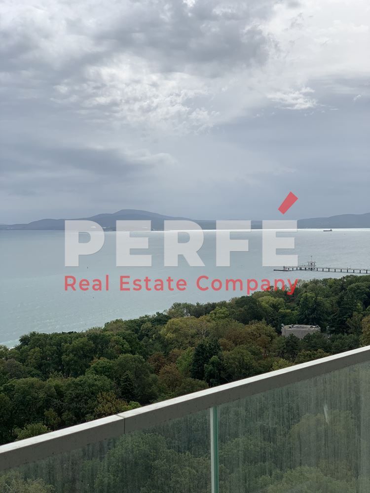 Продава се Многостаен апартамент в Бургас, Лазур - 200 кв.м за 5000 €/кв.м - Снимка #2