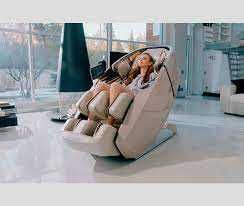 Массажное кресло с массажем шейно-плечевой зоны.