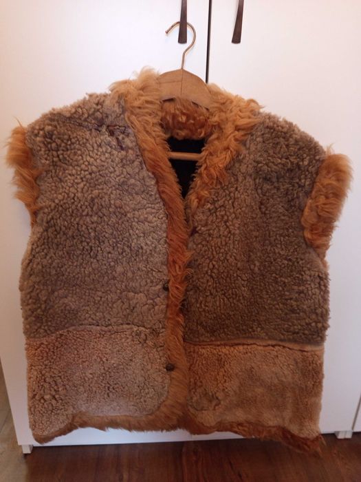 Автентичен елек от овча кожа, напълно запазен