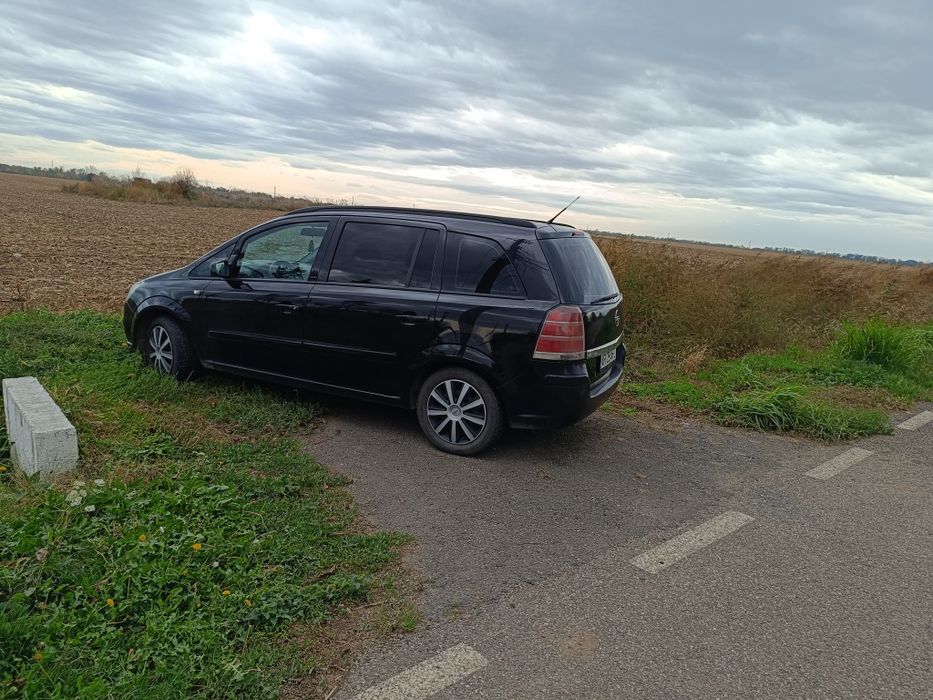Vând Opel Zafira B 1.9 cdti