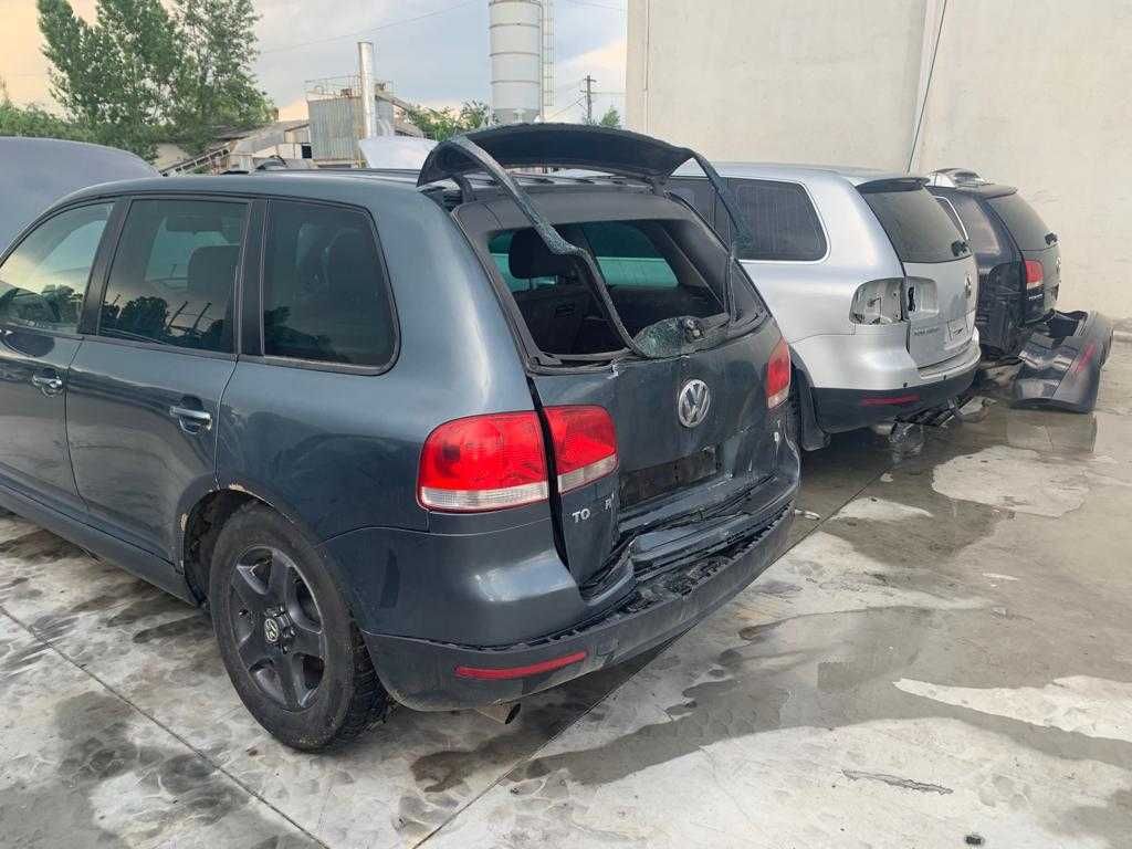 Dezmembrez  Vw Touareg 7L 2.5 TDI BAC/far bixenon adaptiv/bara fata/