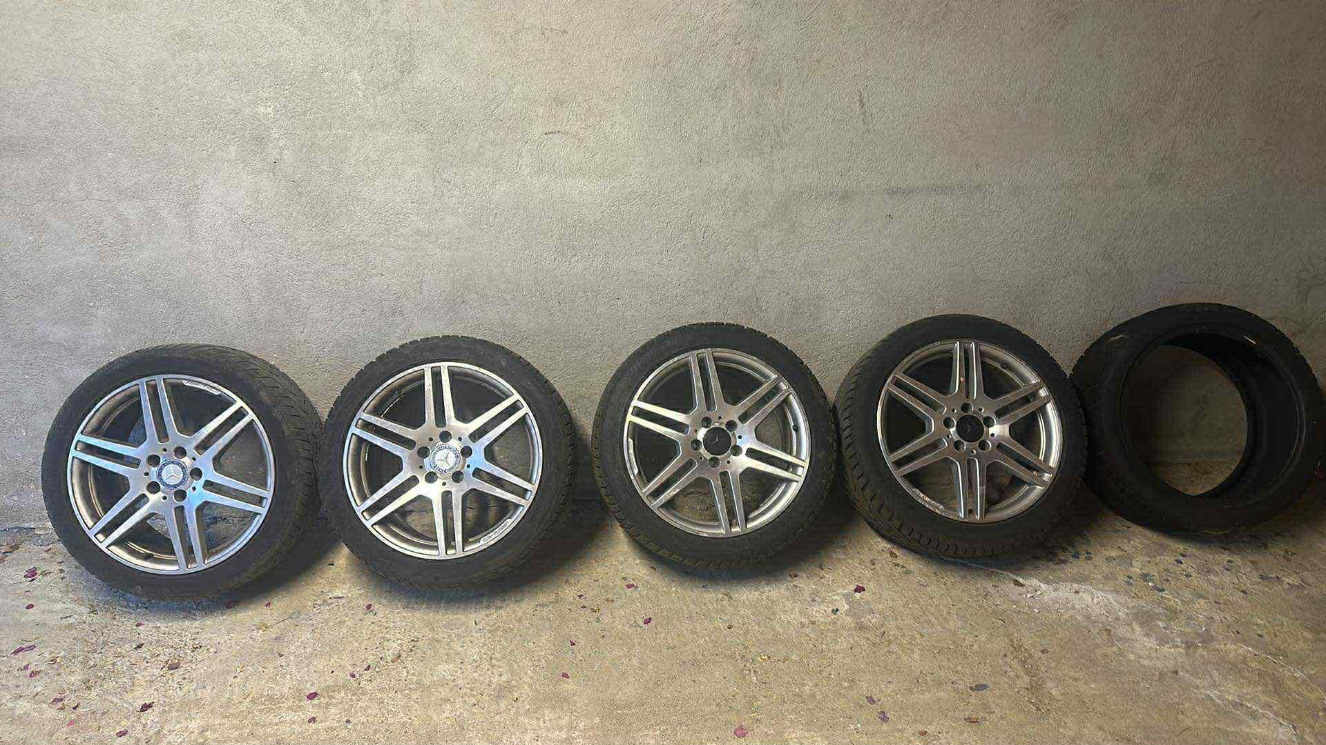 Гуми със джанти за Mercedes R18