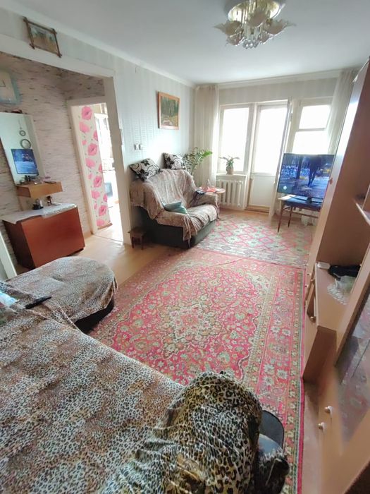 Продам  2 х комн. Квар. 2-27, 4 этаж