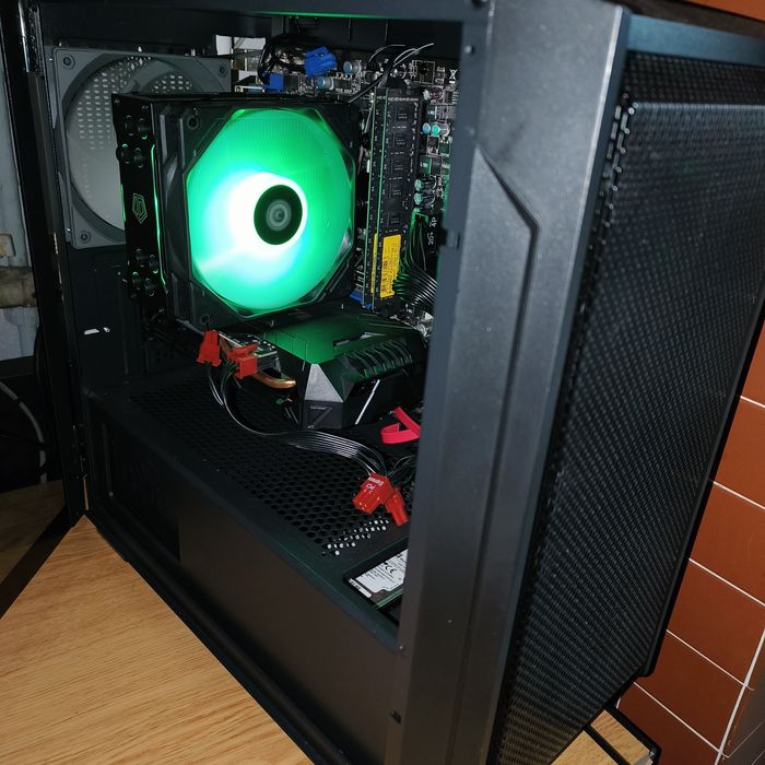 Reparatii întretinere PC console laptop