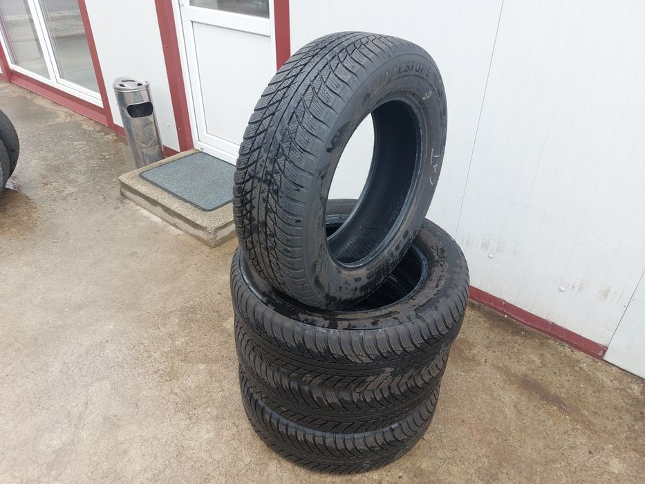 125 lei bucata! Set anvelope M+S/IARNA 215 65 17 Bridgestone