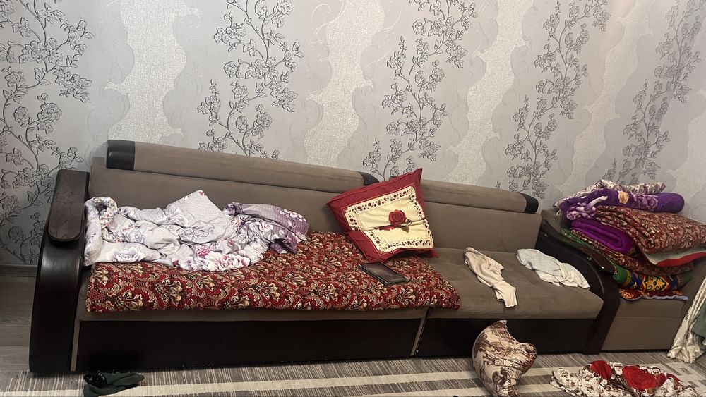 Диван продается мебель