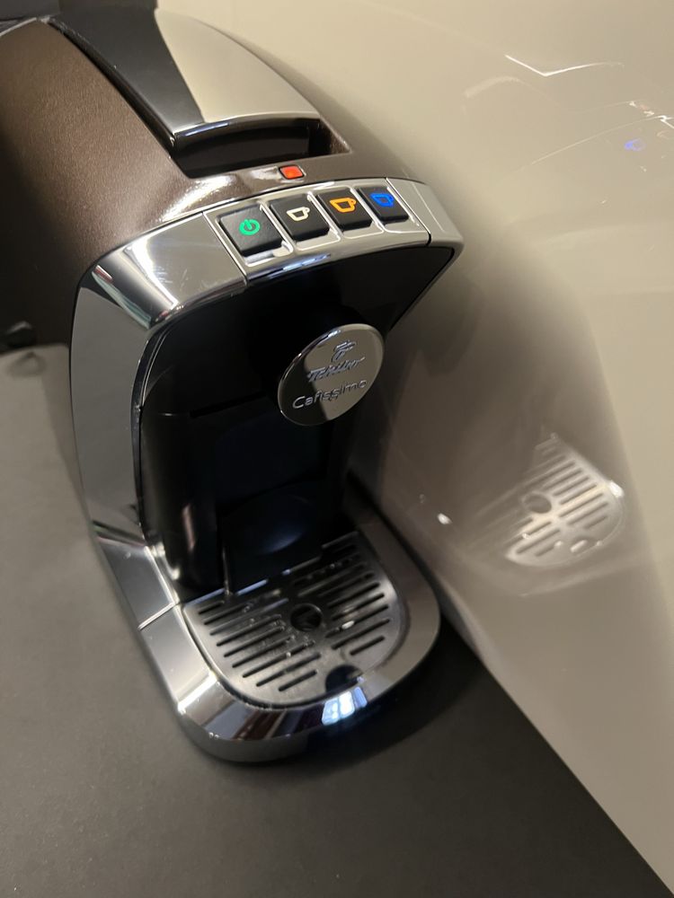 Еспресо машина Saeco с капсули Tchibo Cafissimo Tuttocaffè