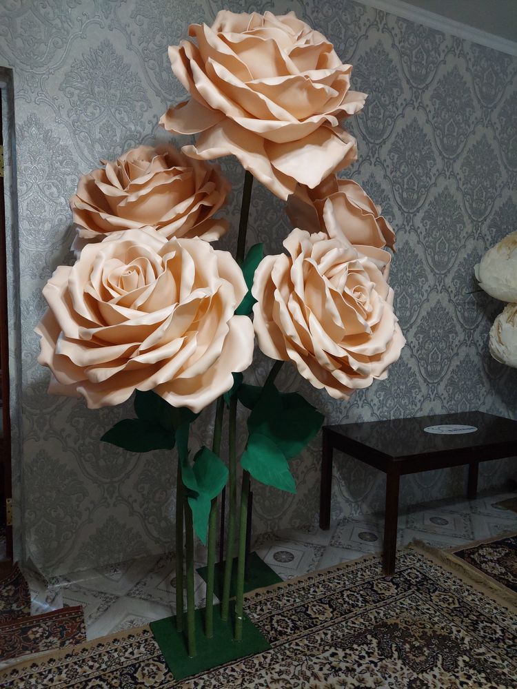Ростовые цветы (розы)