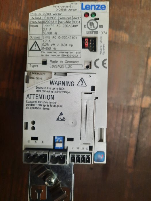 Convertizor frecventa Lenze 8200 .Aerial capacity meter vechi.