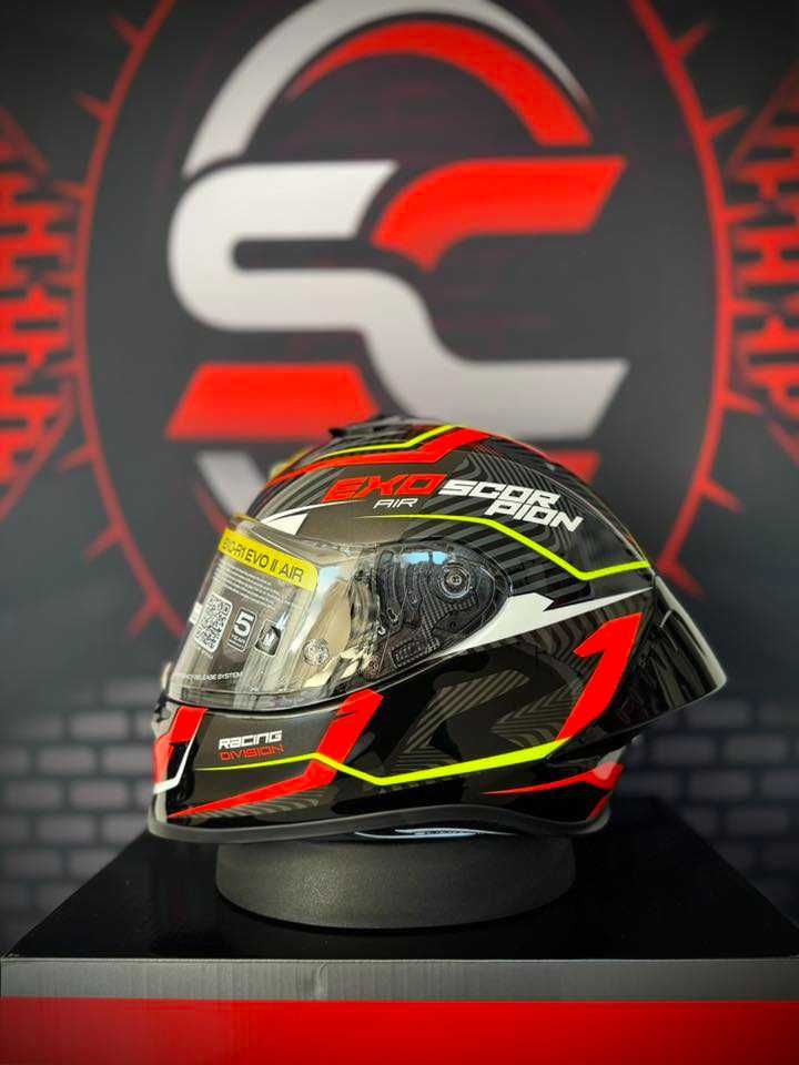НОВА Каска SCORPION EXO-R1 EVO AIR Black-Red-Neon Yellow Размер М
