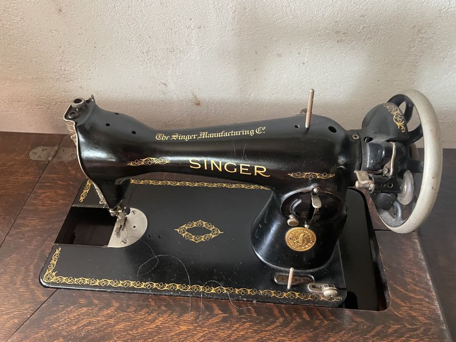Masina de cusut Singer
