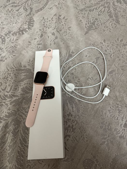 Apple watch 5 , 40 mm