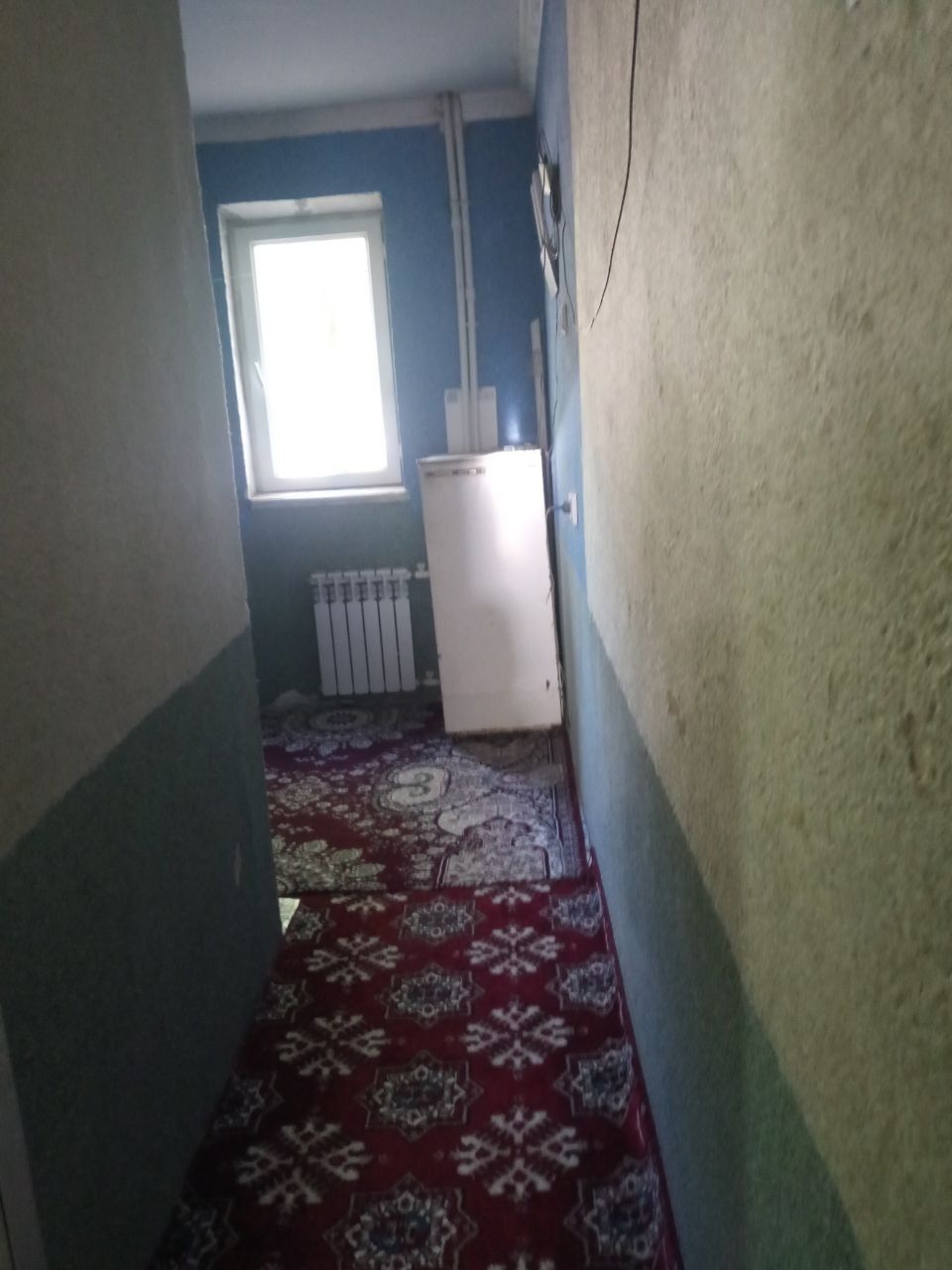 Срочно продаётся 1 комната в чирчике 1 этаж 3 мкн