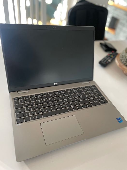 Grey DELL Precision REF 15 3561