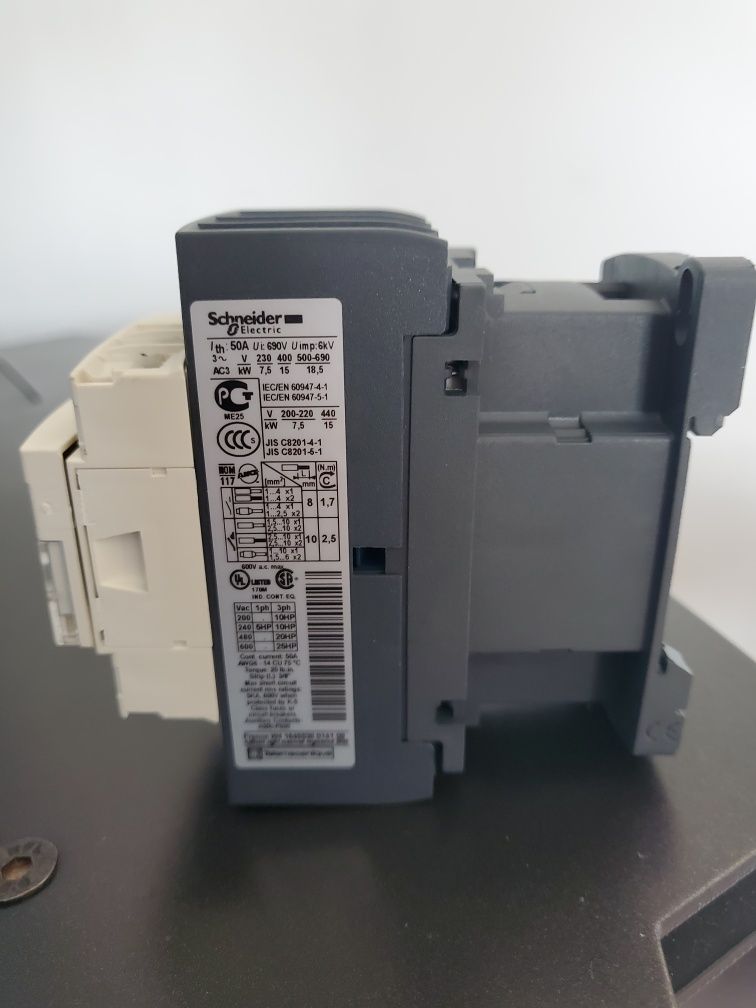 Ел. Контактор Schneider Electric
