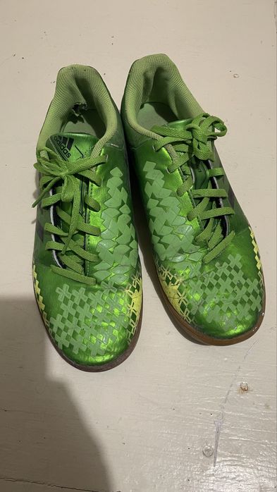 Продавам маратонки на марката Адидас