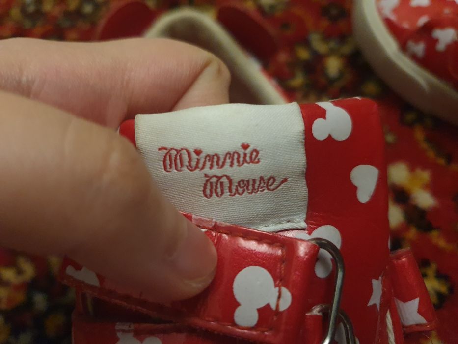 Стильные кроссовки для девочки lefties!