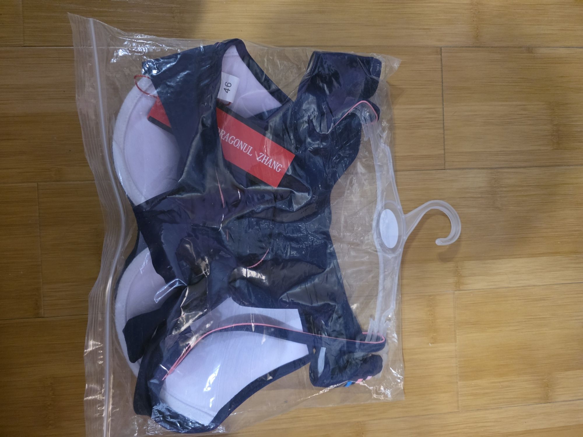Costume baie mărimi 38, 42, 44, 46. Ridicare zona Carrefour Colentina.