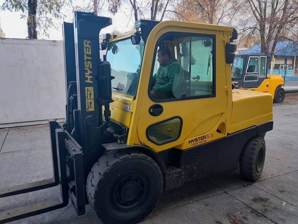 Dezmembrez stivuitoare Hyster