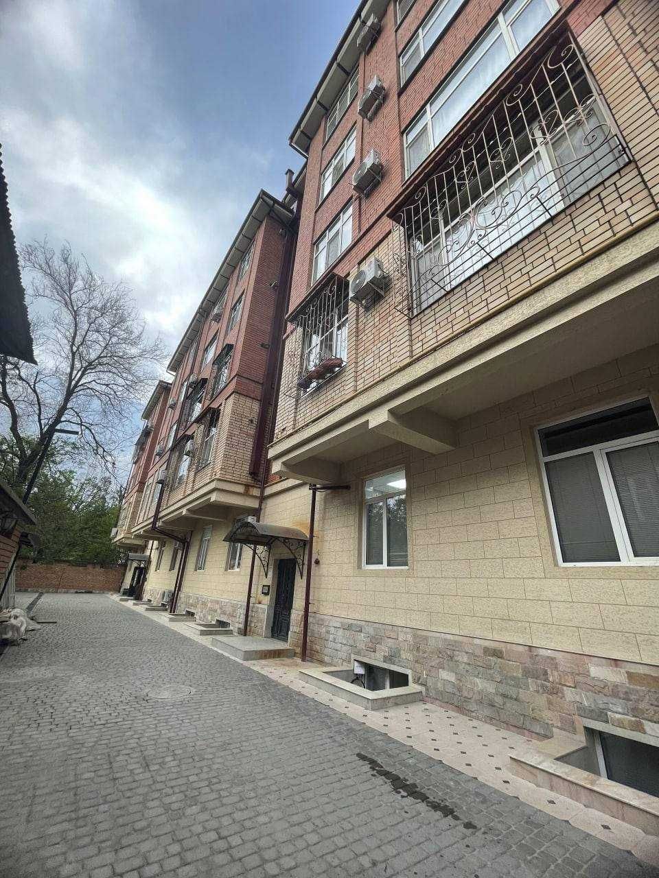 Квартира в Мирзо-Улугбекском районе подключ МГорький 110м2 евро ;