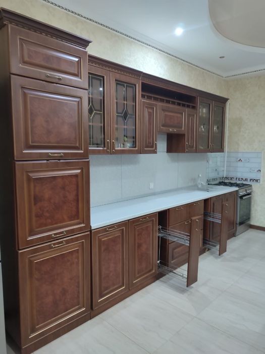 Продам Классический кухонный гарнитур