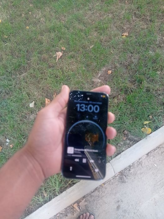 iPhone 12 Pro tiniq holatda